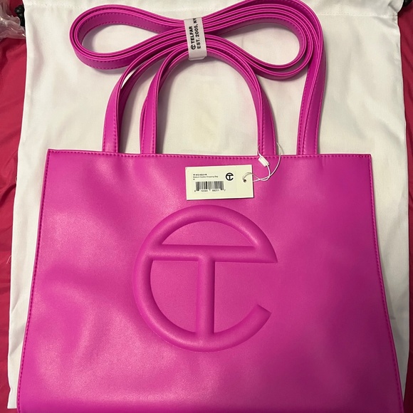 The Large Pill - Black Telfar Médium Bag